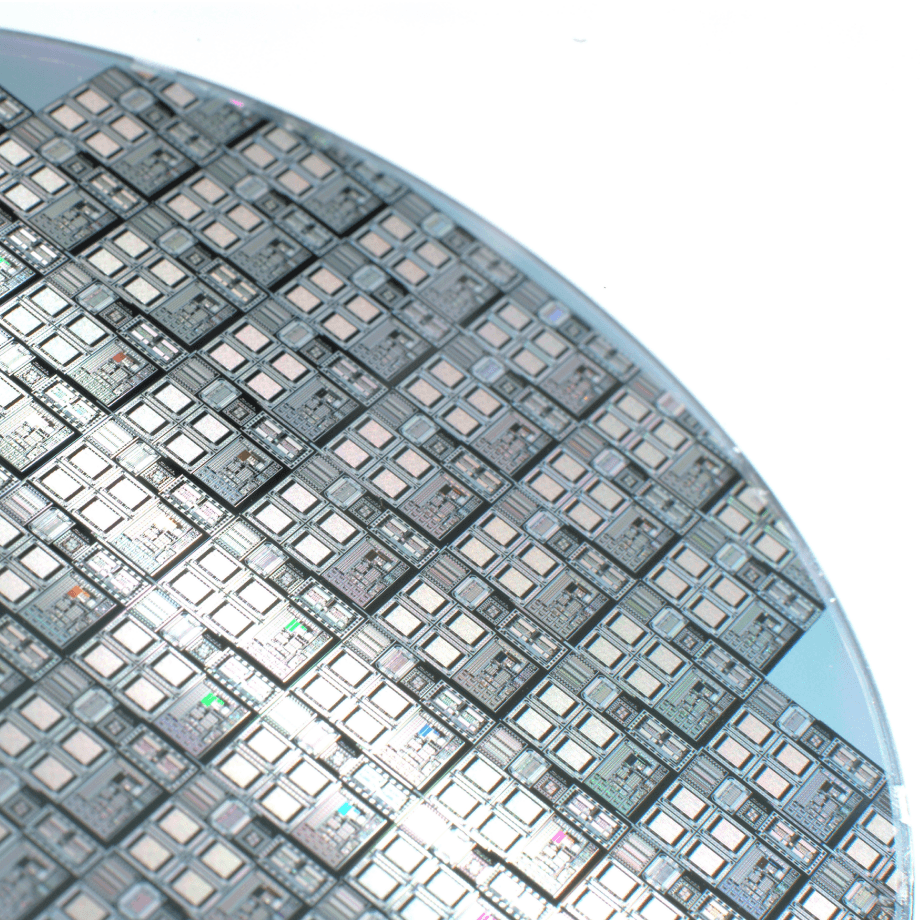 Asic-manufacturing Silicon wafer covered with patterned chip dies