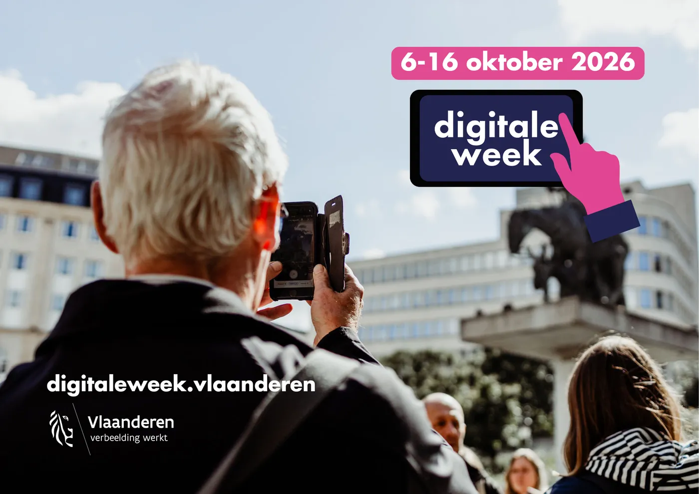 De%20Digitale%20Week%20Oktober%202026 Persoon die een stadsgezicht fotografeert met banner van De Digitale Week en data 6–16 oktober 2026