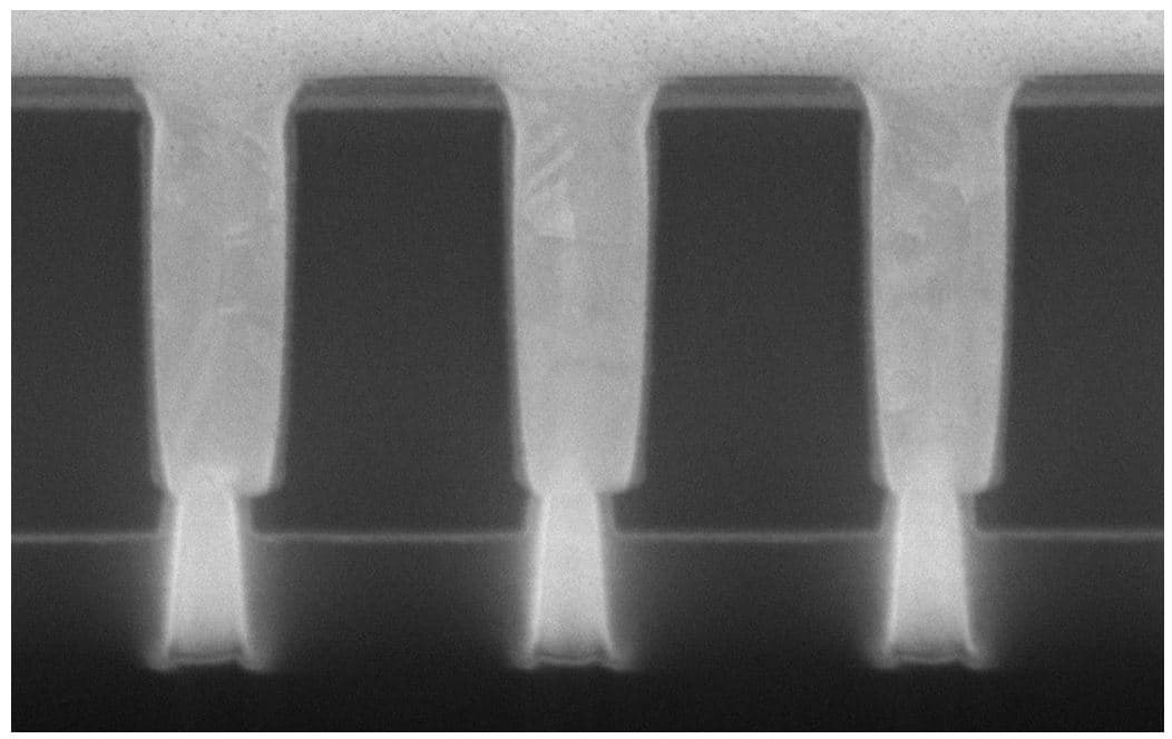 Figure_4_-_Functional_backside_-_hardware_demonstration_0 Cross-section of a chip structure showing backside power delivery connections between metal layers