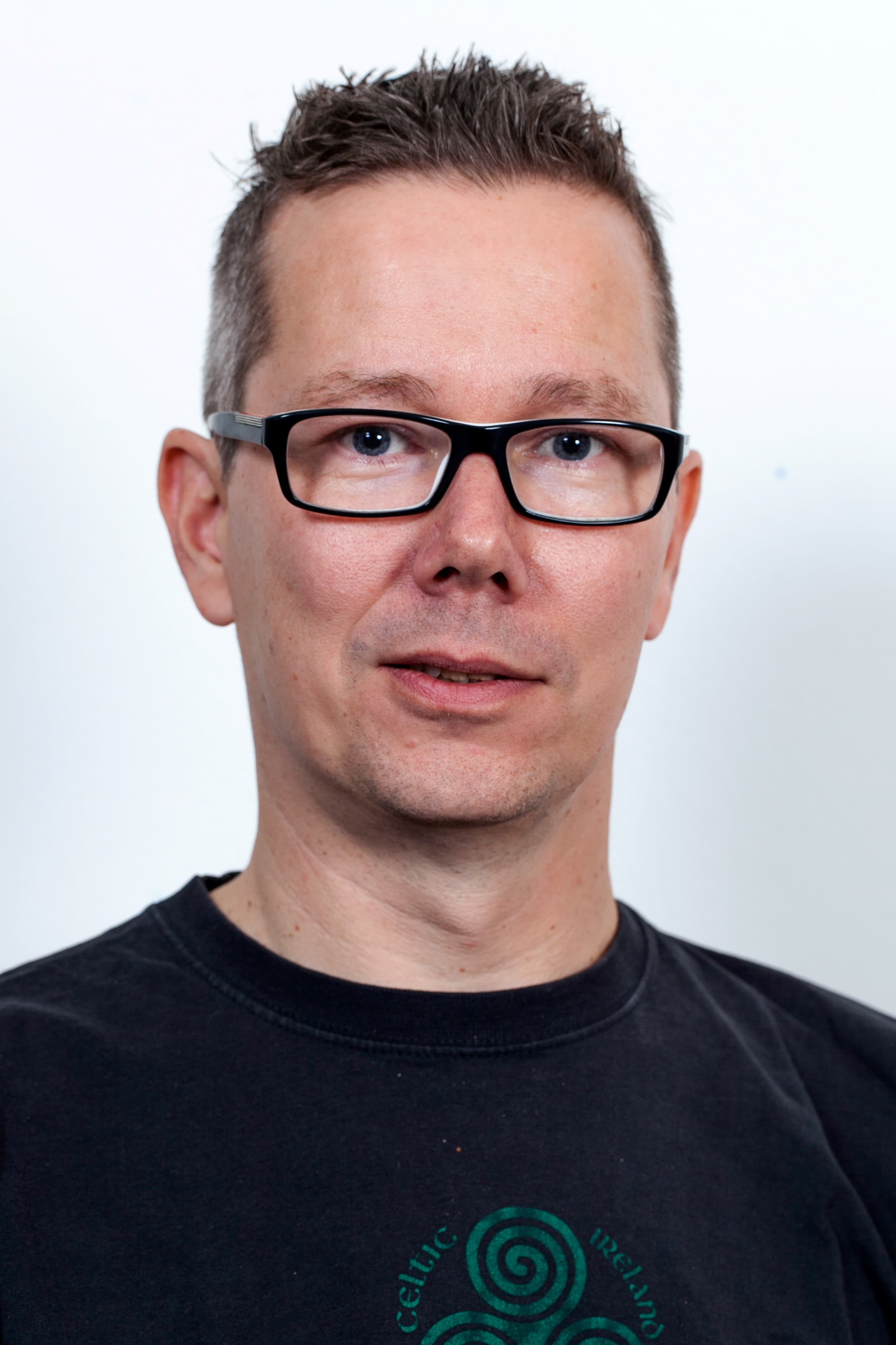 Geert-Langereis Portrait of Geert Langereis wearing glasses against a white background.