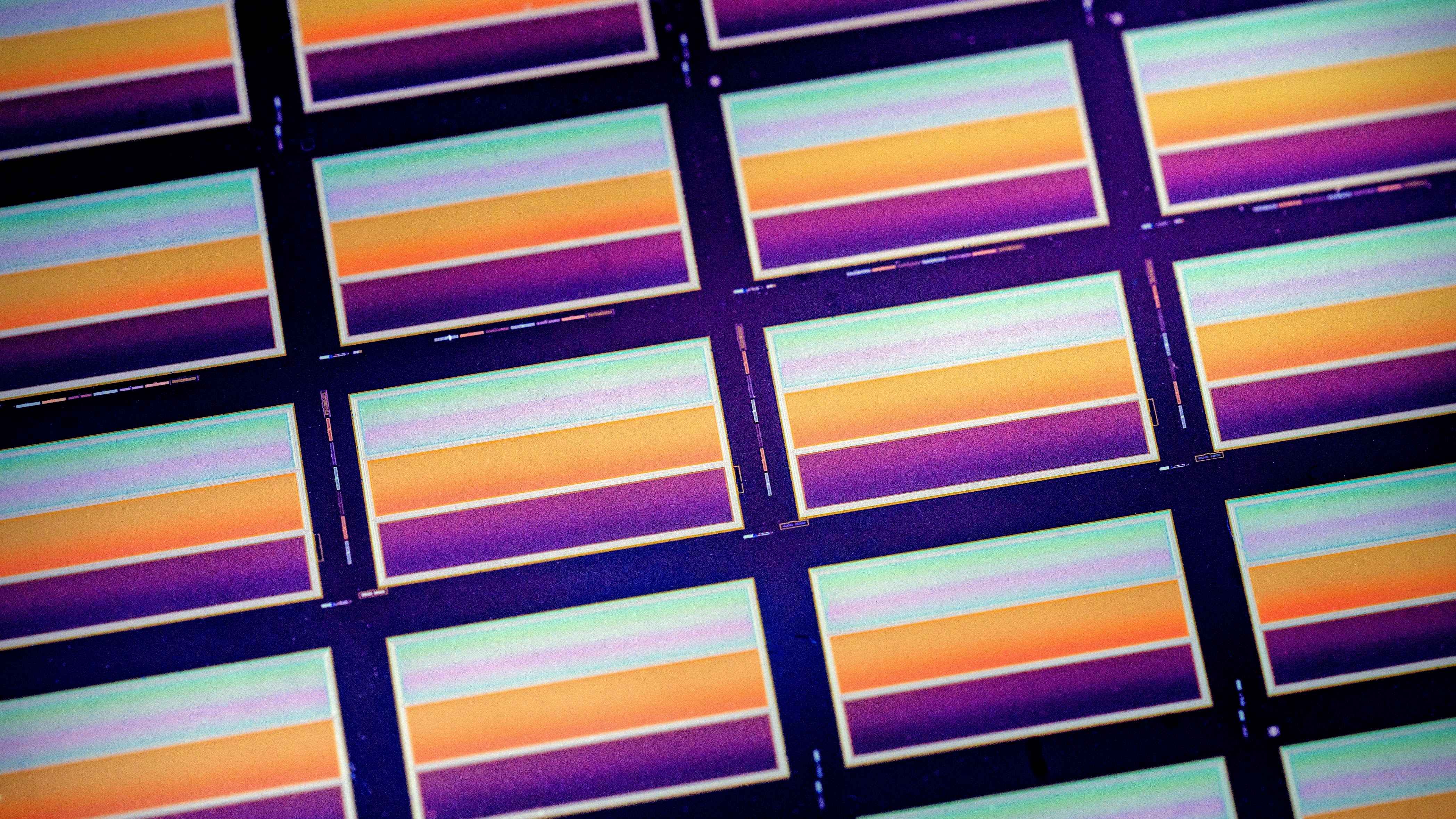 Colorful hyperspectral sensor array on a semiconductor wafer Colorful hyperspectral sensor array on a semiconductor wafer