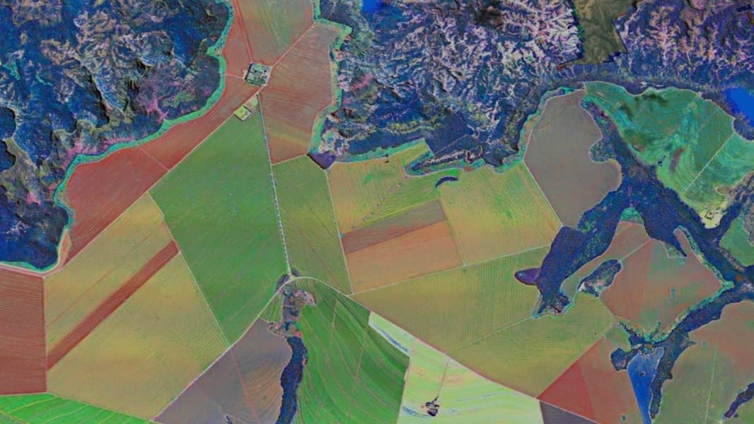 hyperspectral_imaging_agriculture_cover_gamaya_final_1 Aerial hyperspectral scan of farmland with fields in varied colors