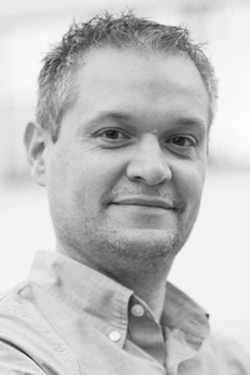 imec-magazine-erik-mannens-bio_1 Portrait of Erik Mannens looking at the camera