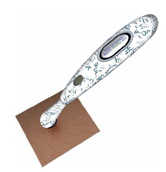 pen_huidkanker_0 Concept illustration of a handheld skin scanner showing a healthy skin result on a small display